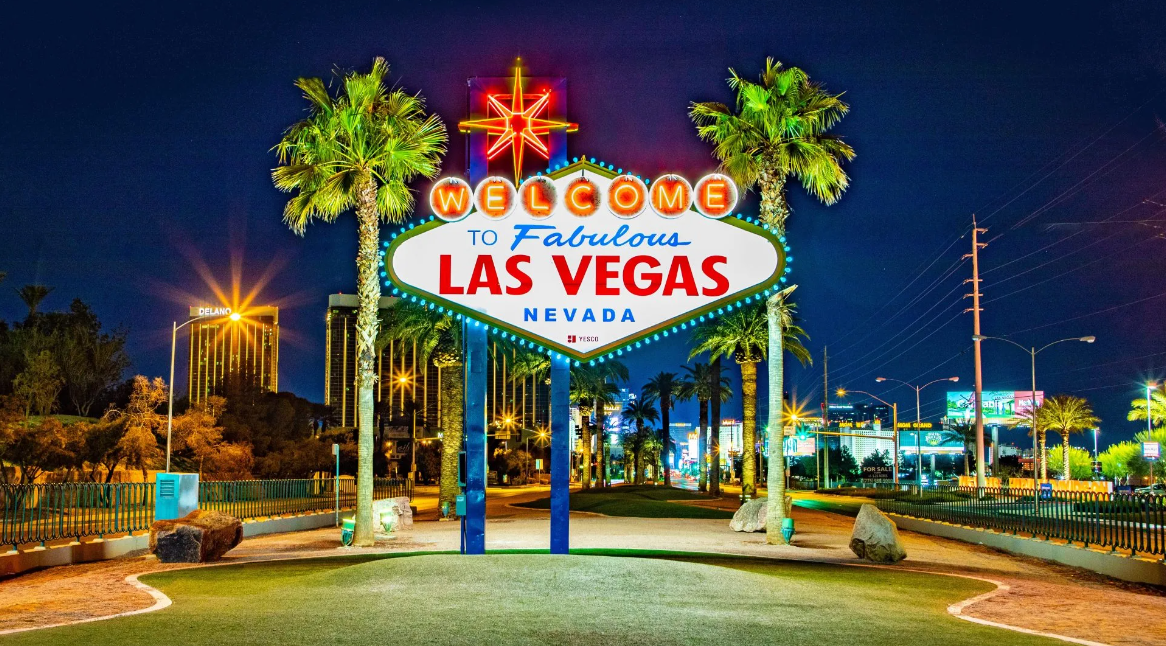 Package tour (flights + stay) from Vancouver to Las Vegas for only 208 CAD round-trip including GST!