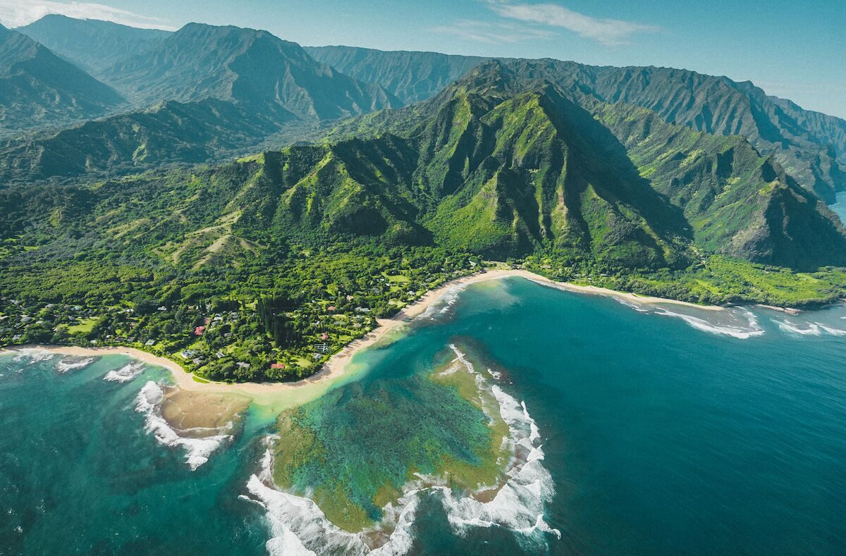 Direct flights from Vancouver and Calgary to Hawaii (Kahului) from only 315 CAD round-trip including GST!